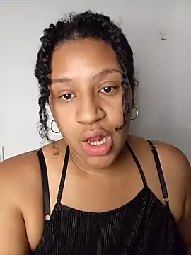 Snapshot of gigiblue89 chatting on May 13, 2026, 6:53 am gigiblue89 online show from May 13, 2026, 6:53 am