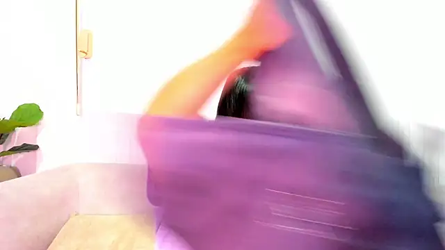 Snapshot of DulceQueen1 chatting on March 28, 2026, 12:28 pm DulceQueen1 online show from March 28, 2026, 12:28 pm