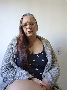 Noemipopi online show from May 21, 2026, 1:30 pm