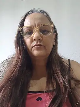 Noemipopi online show from May 19, 2026, 2:13 pm