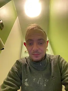 Crevette311 online show from January 6, 2026, 2:32 pm