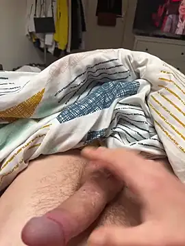 Snapshot of Crevette311 chatting on November 14, 2025, 1:37 pm Crevette311 online show from November 14, 2025, 1:37 pm