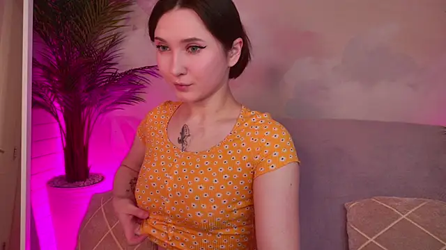 Tiny BunnyX online show from April 17, 2026, 6:05 am