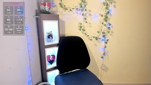 Snapshot of little__eva chatting on May 11, 2026, 1:01 pm little eva online show from May 11, 2026, 1:01 pm
