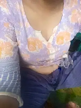 BreezySexyGirl69 online show from May 13, 2026, 7:15 am