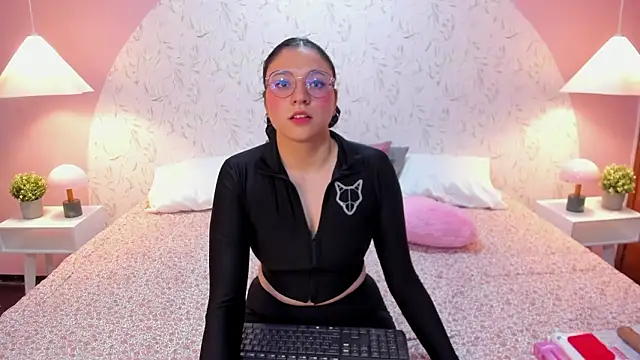 Angelie Rosebrm online show from February 21, 2026, 12:34 am