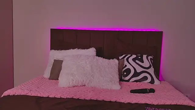 Snapshot of Born_to_Blow_ chatting on March 5, 2026, 2:52 am Born to Blow online show from March 5, 2026, 2:52 am