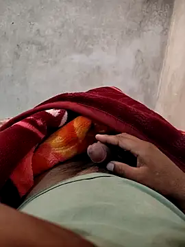 Small200love online show from February 18, 2026, 9:06 am