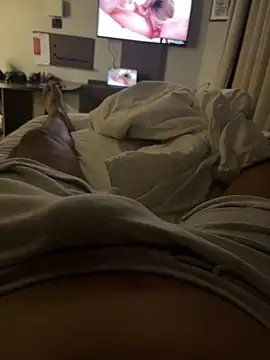 charles23xavier25 online show from April 23, 2026, 12:50 am