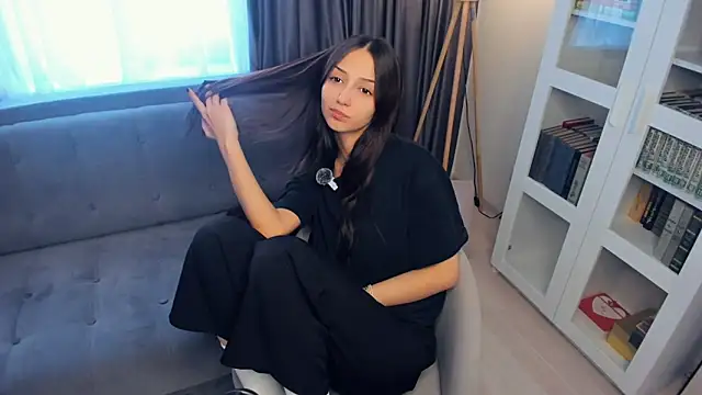 Snapshot of littleevilon chatting on February 18, 2026, 10:44 am littleevilon online show from February 18, 2026, 10:44 am