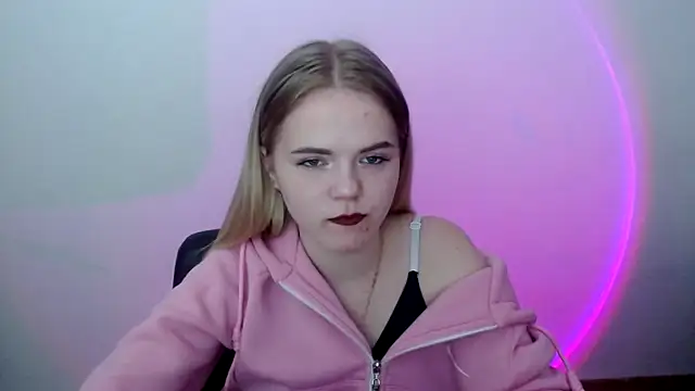 Snapshot of FoxiLana chatting on March 20, 2026, 8:26 am FoxiLana online show from March 20, 2026, 8:26 am