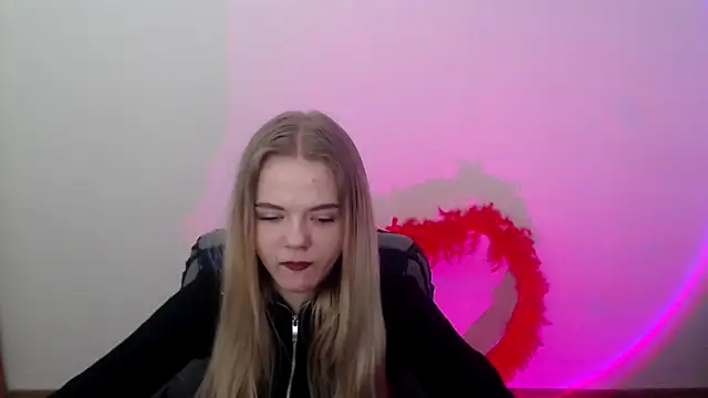 Snapshot of FoxiLana chatting on March 3, 2026, 8:21 am FoxiLana online show from March 3, 2026, 8:21 am