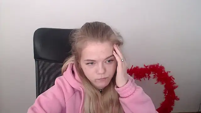 Snapshot of FoxiLana chatting on February 19, 2026, 8:11 am FoxiLana online show from February 19, 2026, 8:11 am