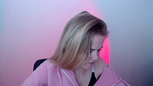 Snapshot of FoxiLana chatting on March 19, 2026, 8:14 am FoxiLana online show from March 19, 2026, 8:14 am