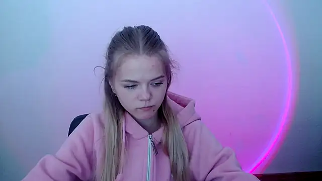 Snapshot of FoxiLana chatting on March 21, 2026, 8:04 am FoxiLana online show from March 21, 2026, 8:04 am