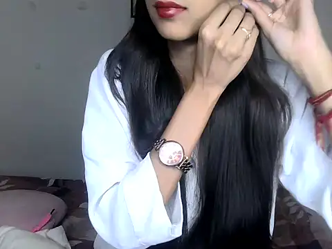SIKSHA SINGH online show from April 25, 2026, 6:49 pm