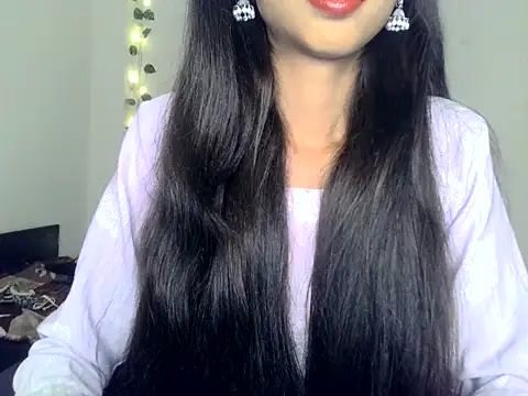 SIKSHA SINGH online show from May 14, 2026, 5:54 pm