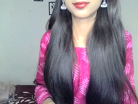 SIKSHA SINGH online show from April 28, 2026, 7:18 pm