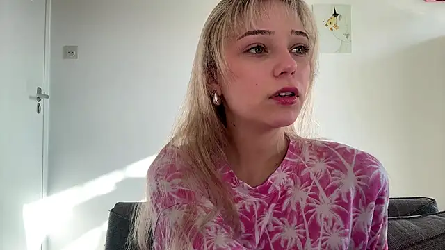 Snapshot of SourMidday chatting on March 19, 2026, 3:34 pm SourMidday online show from March 19, 2026, 3:34 pm