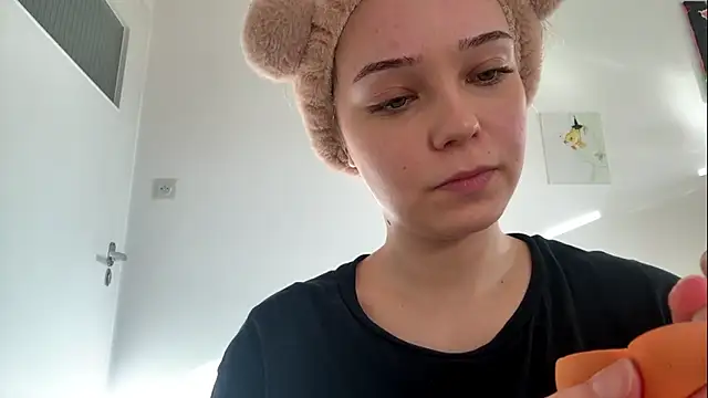 Snapshot of SourMidday chatting on March 17, 2026, 3:37 pm SourMidday online show from March 17, 2026, 3:37 pm