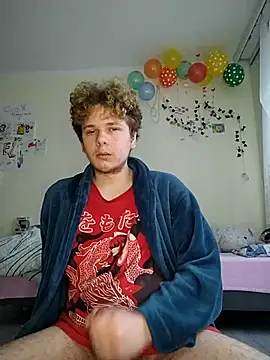 Snapshot of reiii07 chatting on February 22, 2026, 8:28 am reiii07 online show from February 22, 2026, 8:28 am