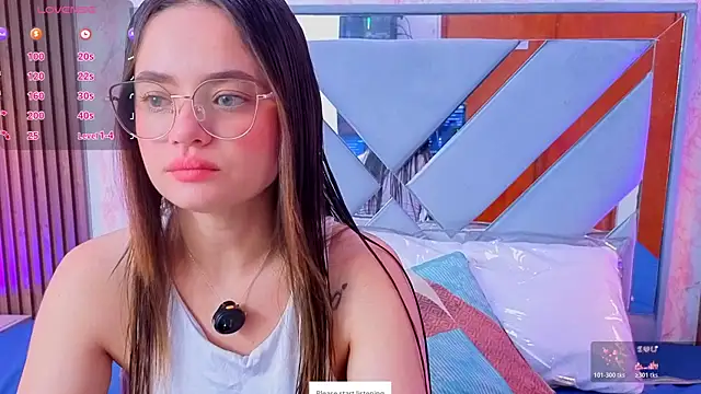 Snapshot of LittleeSara18 chatting on May 12, 2026, 11:16 am LittleeSara18 online show from May 12, 2026, 11:16 am
