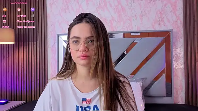 Snapshot of LittleeSara18 chatting on March 14, 2026, 11:05 am LittleeSara18 online show from March 14, 2026, 11:05 am