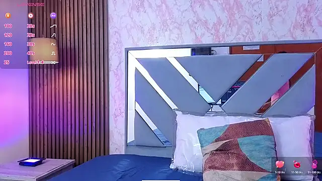 Snapshot of LittleeSara18 chatting on April 14, 2026, 11:15 am LittleeSara18 online show from April 14, 2026, 11:15 am