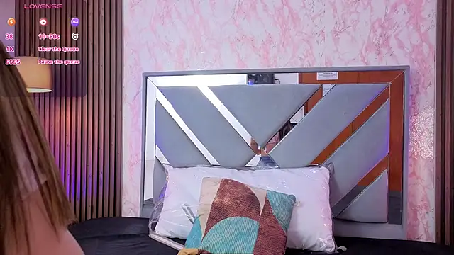 Snapshot of LittleeSara18 chatting on March 15, 2026, 11:06 am LittleeSara18 online show from March 15, 2026, 11:06 am