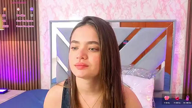 Snapshot of LittleeSara18 chatting on April 25, 2026, 11:13 am LittleeSara18 online show from April 25, 2026, 11:13 am