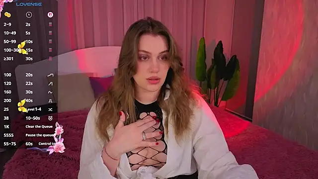 Milana Monroe online show from April 23, 2026, 5:25 pm