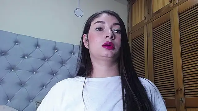 Snapshot of skarlett__36 chatting on May 5, 2026, 2:20 pm skarlett 36 online show from May 5, 2026, 2:20 pm