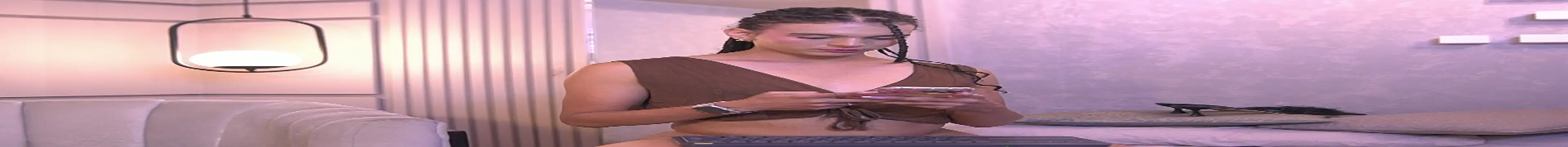 Snapshot of Luxa_Velvet chatting on July 1, 2026, 1:44 pm Luxa Velvet online show from July 1, 2026, 1:44 pm