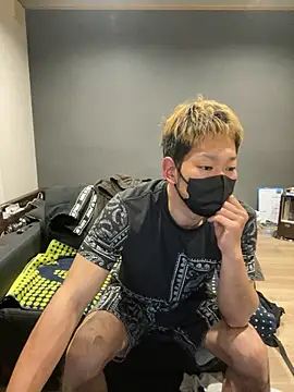 ryuaaaaa online show from April 19, 2026, 2:18 pm