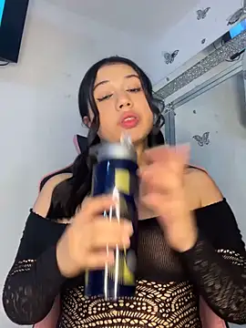 Snapshot of scarleth_marquezz chatting on May 5, 2026, 3:20 am scarleth marquezz online show from May 5, 2026, 3:20 am