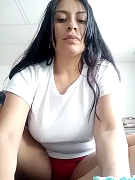 Snapshot of Vivitemptation chatting on February 20, 2026, 12:18 pm Vivitemptation online show from February 20, 2026, 12:18 pm