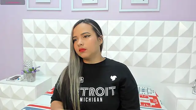 RachellVelez online show from February 26, 2026, 12:05 pm