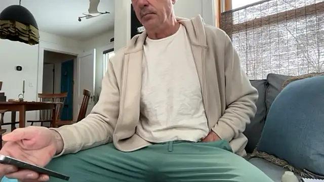 Snapshot of Guy__Grey chatting on March 6, 2026, 12:11 pm Guy Grey online show from March 6, 2026, 12:11 pm