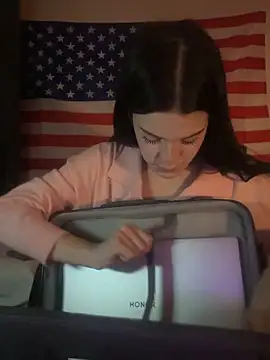 vilenamore online show from February 19, 2026, 1:02 am