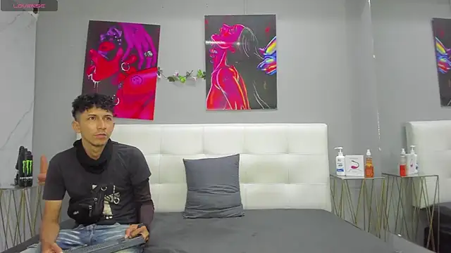 Snapshot of ahsly78Bryan chatting on April 14, 2026, 7:30 pm ahsly78Bryan online show from April 14, 2026, 7:30 pm