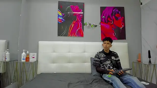 Snapshot of ahsly78Bryan chatting on April 13, 2026, 8:02 pm ahsly78Bryan online show from April 13, 2026, 8:02 pm