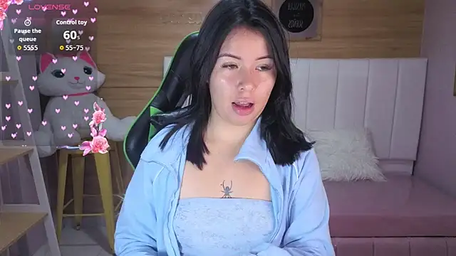 Kylia a online show from April 28, 2026, 8:02 pm