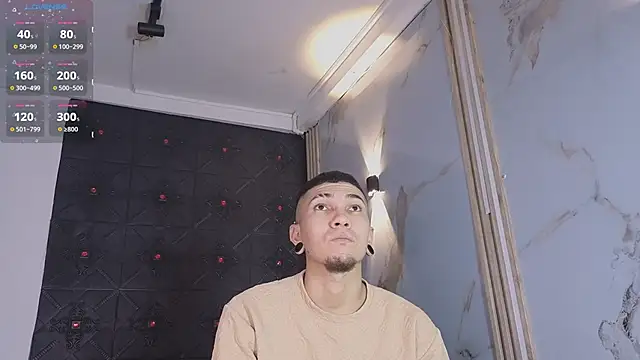 Snapshot of Logan_and_Reachel chatting on April 10, 2026, 7:21 pm Logan and Reachel online show from April 10, 2026, 7:21 pm