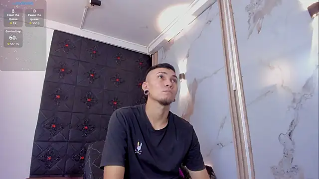 Snapshot of Logan_and_Reachel chatting on March 13, 2026, 7:41 pm Logan and Reachel online show from March 13, 2026, 7:41 pm