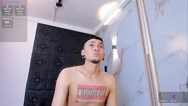 Snapshot of Logan_and_Reachel chatting on March 19, 2026, 7:14 pm Logan and Reachel online show from March 19, 2026, 7:14 pm