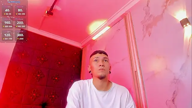 Snapshot of Logan_and_Reachel chatting on March 5, 2026, 7:21 pm Logan and Reachel online show from March 5, 2026, 7:21 pm