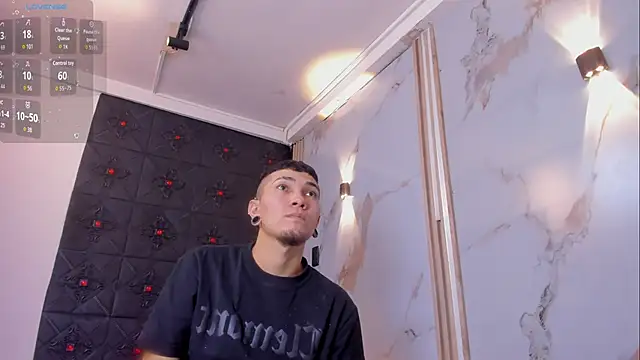 Snapshot of Logan_and_Reachel chatting on March 21, 2026, 7:40 pm Logan and Reachel online show from March 21, 2026, 7:40 pm