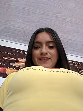 Snapshot of DulceCaroX chatting on June 25, 2026, 2:00 pm DulceCaroX online show from June 25, 2026, 2:00 pm