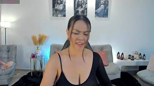 puiyeee online show from March 17, 2026, 7:28 pm