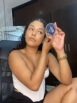 Miaafoxx   online show from March 14, 2026, 7:42 pm